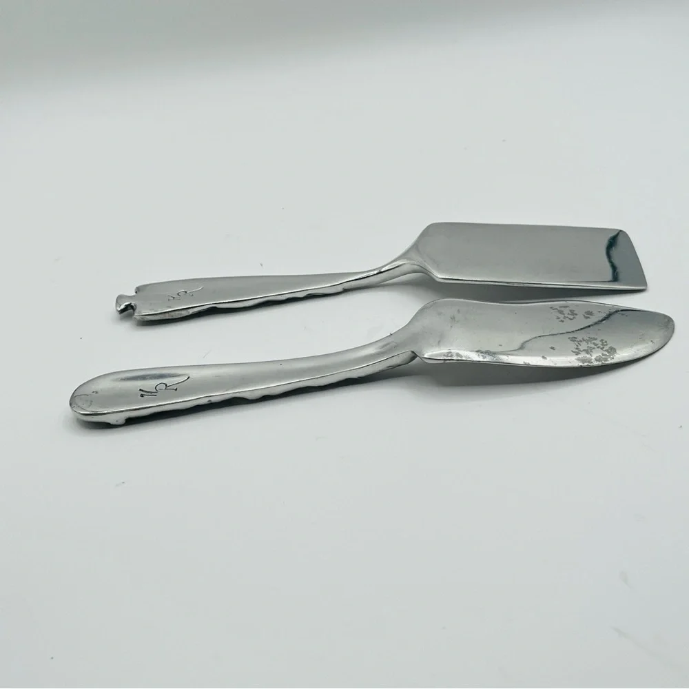 Silver color Fish Design Cheese Knife and Spreader Set